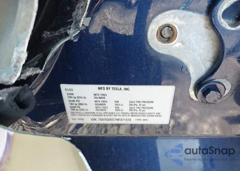 2022 Tesla Model Y Long Range Dual Motor All-Wheel Drive z USA, uszkodzony, nr VIN 7SAYGDEE7NF371470